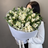 Букет "19 белых альстромерий"